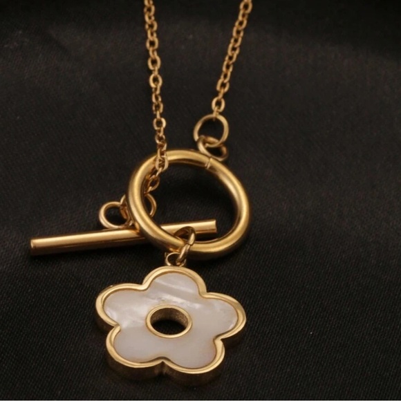💎High-end Luxury Clover Pendant/ Mother Pearl & OT Clasp Shell 5-Petal Necklace - Picture 1 of 5